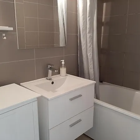 Patio Charmante, 2 Pas Des Plages, Terrasse, Parking, Piste Cyclable